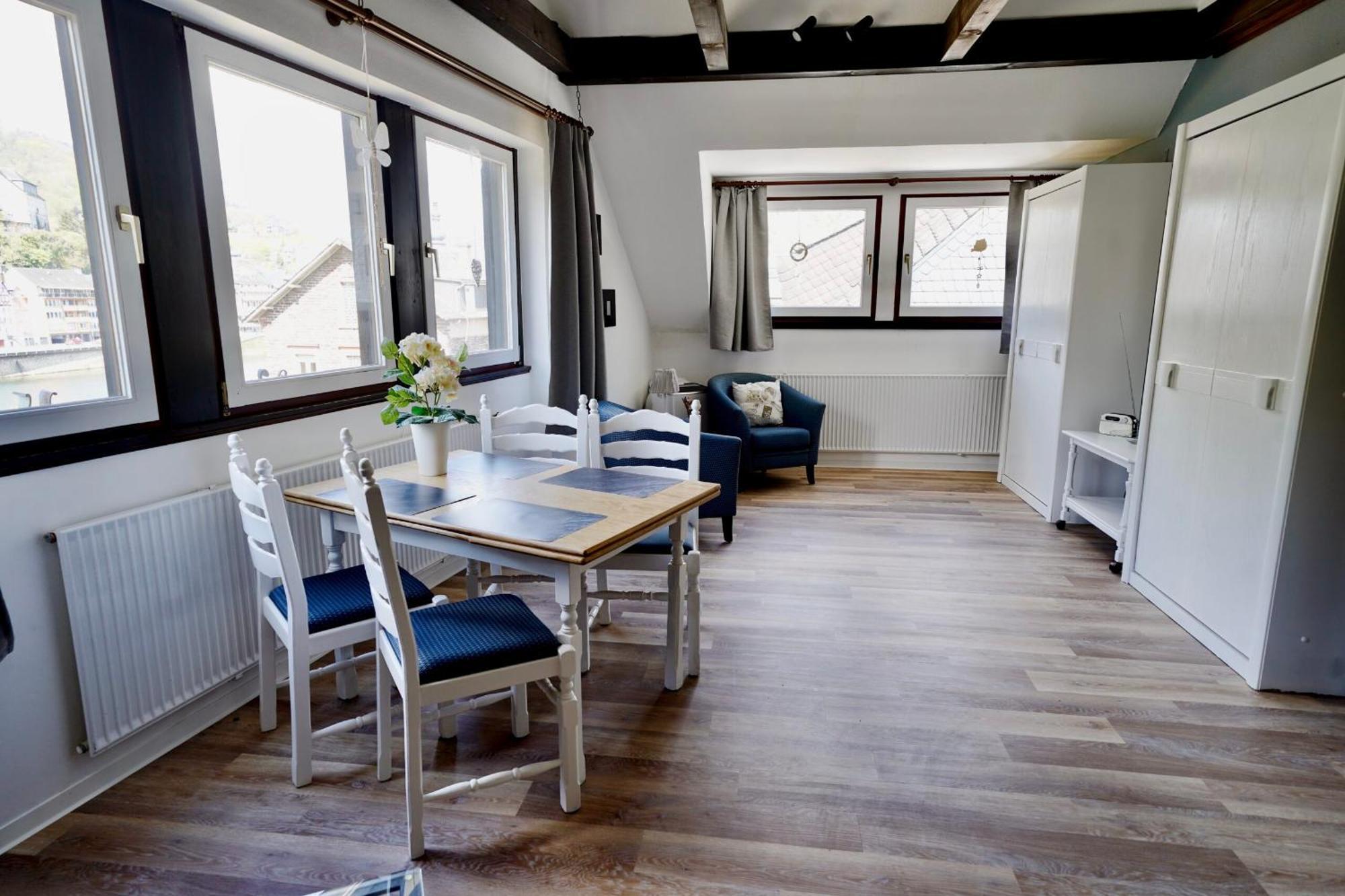 Apartments Haus Daniela Кохем Номер фото